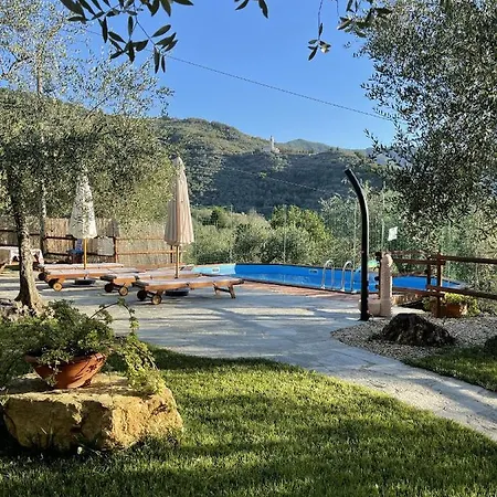 Casa Ferrari Piscina Idromassaggio Apartmán *