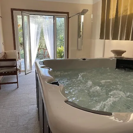 Apartmán Casa Ferrari Piscina Idromassaggio Caravonica